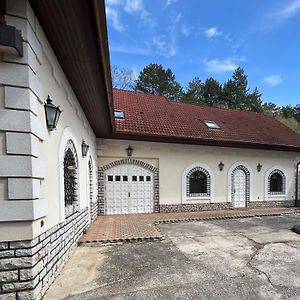 Hotel Veszpremvoelgyi Kuria Exterior photo