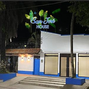 Hotel San Jose House Leticia Exterior photo