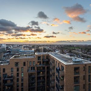 Apartmán Sunset Retreat: Steps From Heathrow/Twickenham Hounslow Exterior photo