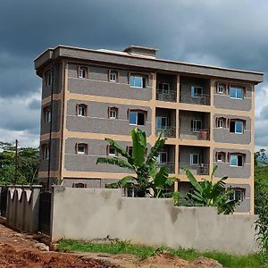 Apartmán Immeuble Lutes Yaoundé Exterior photo