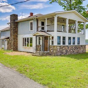 Vila Wellsboro Farmhouse With Grill And Fire Pit! Exterior photo