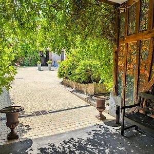 Bed and Breakfast Le Relais Du Beffroi Saint-Riquier Exterior photo