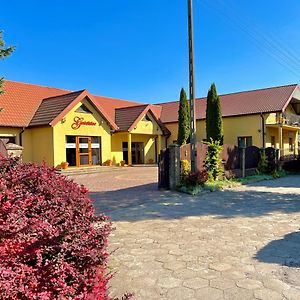 Hotel Zajazd Gosciniec Nowosiolki-Kolonia Exterior photo