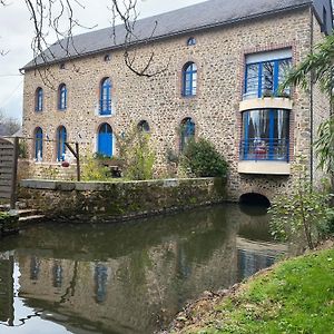 Apartmán Le Moulin De Meral Montsûrs Exterior photo