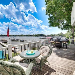 Vila Waterfront Clarklake Escape - Deck, Dock And Views Exterior photo