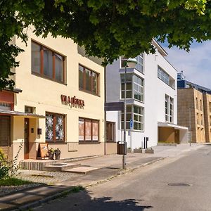 Hotel Vila Jiřinka Luhačovice Exterior photo