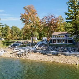 Vila Lakefront Luxury With Private Beach, Sleeps 14 Gladwin Exterior photo