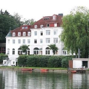 Hotel Seeschloss Am Kellersee Eutin Exterior photo