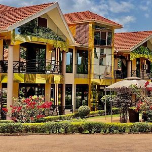 Signature Apartment Hotel Jinja Exterior photo