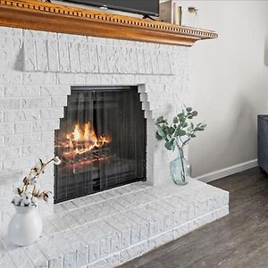 Vila Beautiful Clive 3Br Duplex Wfireplace Exterior photo