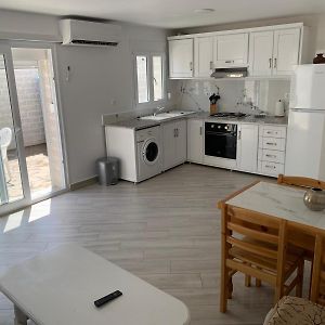 Apartmán Logement Spacieux 10Personnes - Location Azeffoun Ait Chafaa 11000Dzd Exterior photo