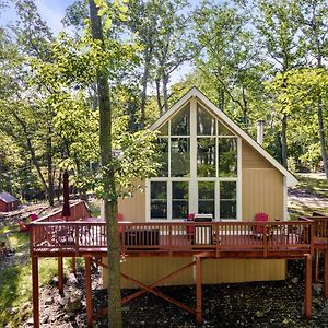 Vila Modern Cabin W Hot Tub & Indoor Pool Gym Access! Hedgesville Exterior photo