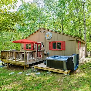 Vila Farmhouse Cabin Hot Tub, Indoor Pool & Gym Access Hedgesville Exterior photo