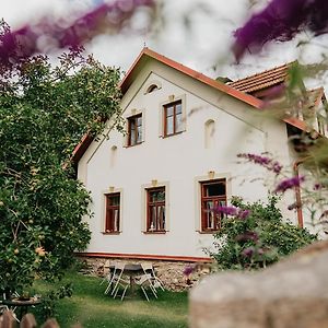 Hotel Restaurant A Penzion Na Cechach Korouhev Exterior photo