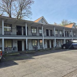 Woodberry Inn & Suites By Oyo Řím Exterior photo