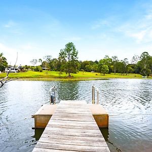 Vila Oleander Escape Lake Front Retreat Yungaburra Exterior photo