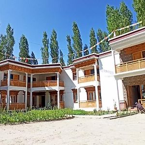 Losar Guest House Ladakh By Lexstays Léh Exterior photo