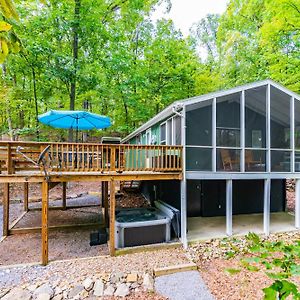 Vila Cabin W Hot Tub, Deck, Firepit & Grill Berkeley Springs Exterior photo