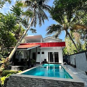 Luxury Villa Virginia With Private Pool And Garden Ginimellagaha West Exterior photo