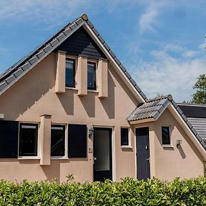 Vila Spacious 4-Person Bungalow Near The Frisian Lakes Sondel Exterior photo