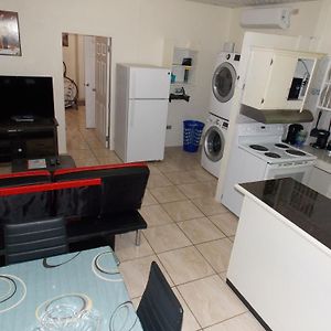 Apartmán Stewart Apt- Trincity, Airport, Washer, Dryer, Office, Cable , Wifi Exterior photo