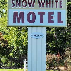 Snow White Motel Richmond Exterior photo