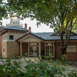 Vila Merry Mansion East Dubuque Exterior photo