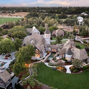 Vila Luxury Castle Retreat At Uc Davis Exterior photo