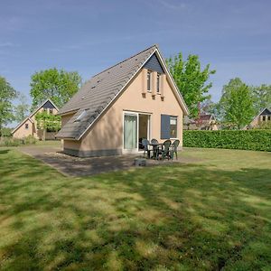 Vila Spacious Bungalow Near The Frisian Lakes Sondel Exterior photo