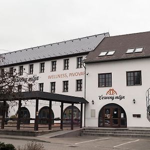 Hotel Červený Mlýn Tisnov Exterior photo