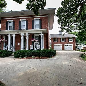 Vila Allen House Dyersville Exterior photo