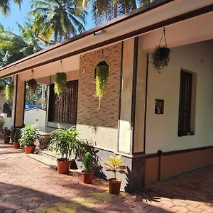 Vila Ooru Mane Hangar Katte Exterior photo