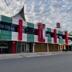 Capital O 94156 Hotel Gemudi Gold Islami Padang  Exterior photo