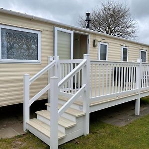 Hotel Stunning Caravan At Cherry Tree Holiday Park In Norfolk, Sleeps 8 Ref 70529C Great Yarmouth Exterior photo