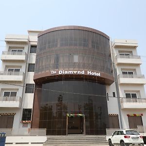 The Diamond Hotel& Banquet Mau Exterior photo