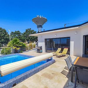 Beautiful Home In Portiragnes With Kitchen Exterior photo