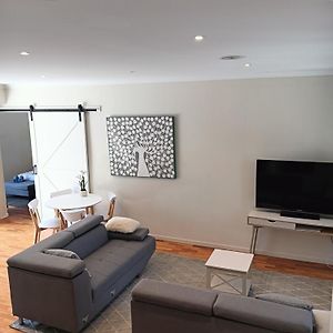 Vila Coastal Comforts Aspendale Exterior photo