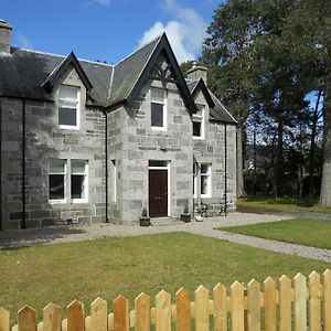 Vila Einich Newtonmore Exterior photo