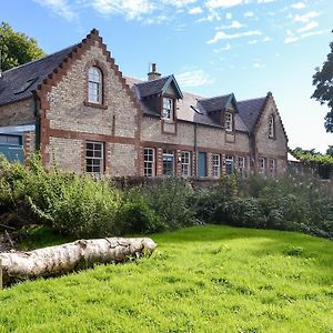 Vila One The Stables Dalrymple Exterior photo