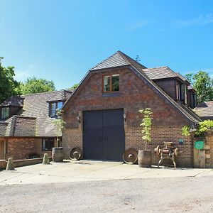 Vila Coombe Wood Coach House Hawkinge Exterior photo