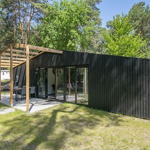 Vila Modern Chalet With Wellness, In A Holiday Park At 12 Km From Eindhoven Mierlo Exterior photo