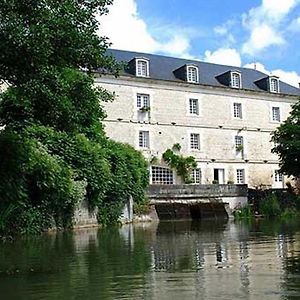 Bed and Breakfast Le Moulin De Poilly Exterior photo