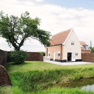 The Cross Wing By The Suffolk Cottage Collection Peasenhall Exterior photo