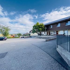 Monteurzimmer - Worker'S Accommodation - Zimmerzuvermieten In Baeriswil Bariswil Exterior photo