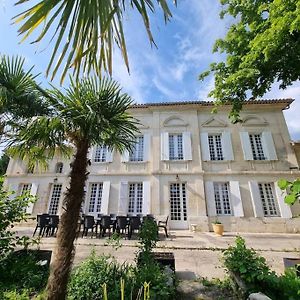 Vila Le Chateau De Willival Pour 15 Pers Avec Piscine Saint-Ciers-d'Abzac Exterior photo