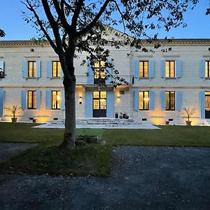 Vila Chateau Belvedere - Swimming Pool, Vineyard & Countryside Périssac Exterior photo