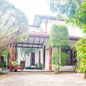 Villa Aanya Hikkaduwa Exterior photo