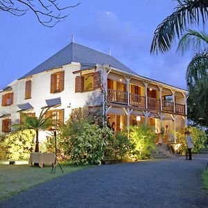 Bed and Breakfast Le Jardin De Beau Vallon Mahébourg Exterior photo