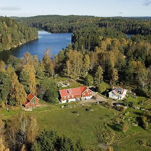 Bed and Breakfast Finas Torpgard B&K Gällinge Exterior photo