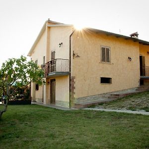 Apartmán Casa L'Arcobaleno Montecchio  Exterior photo